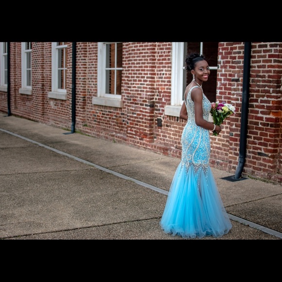 Prom dress - Picture 3 of 5